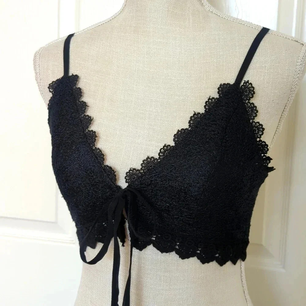 Urmoda | Lace Black Crop Top